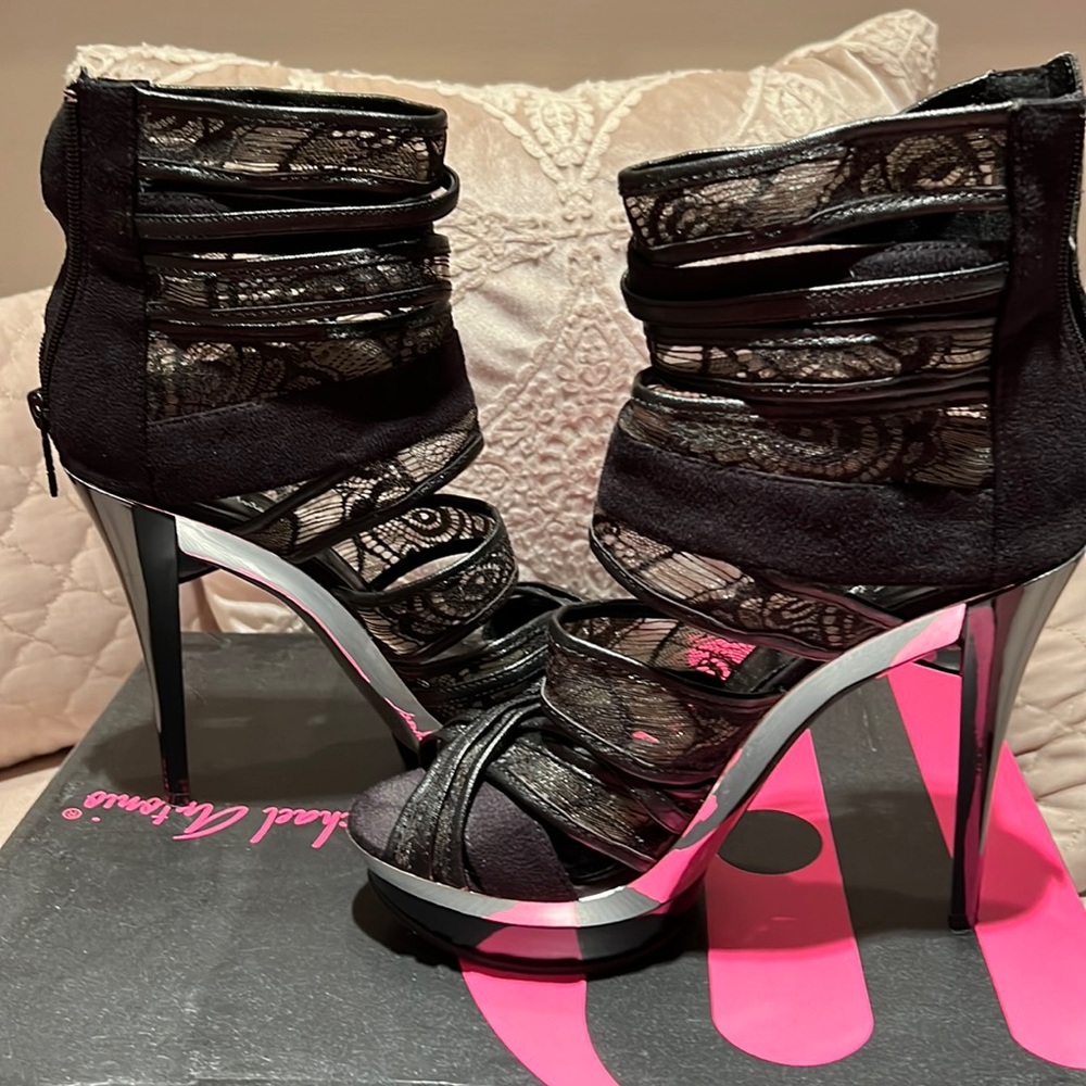 Black peep Toe Heels. Size 9